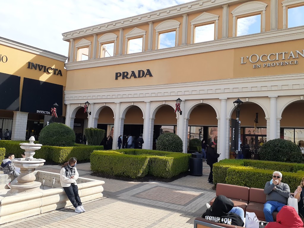 Prada San Marcos | 3939 IH 35 S Suite 1000, San Marcos, TX 78666, USA | Phone: (512) 393-2980