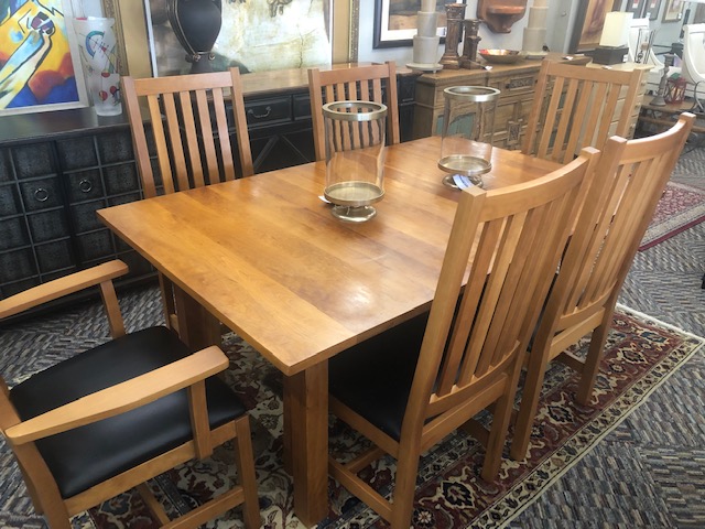 Flippin Furniture & Consignments | 12532 W Ken Caryl Ave, Littleton, CO 80127, USA | Phone: (303) 972-3547