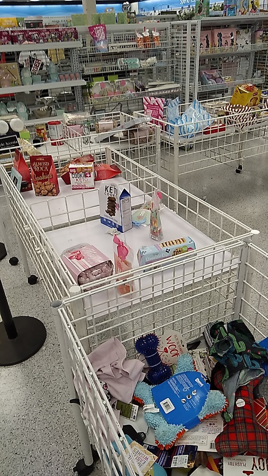 Ross Dress for Less | 13715 W Bell Rd, Surprise, AZ 85374, USA | Phone: (623) 584-2408