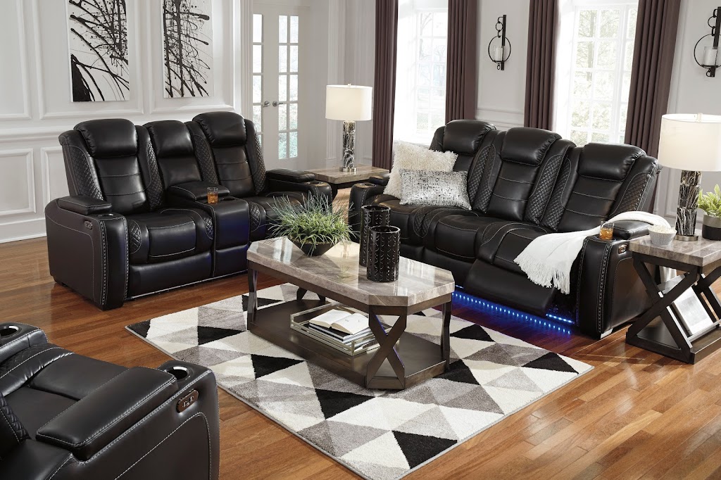 Rileys Furniture | 2570 Ouellette Ave, Windsor, ON N8X 1L7, Canada | Phone: (519) 250-5800