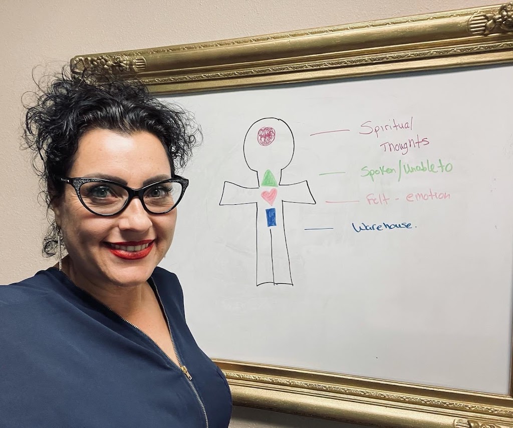 Coach Velia | 16888 Nisqualli Rd, Victorville, CA 92395, USA | Phone: (760) 221-3147