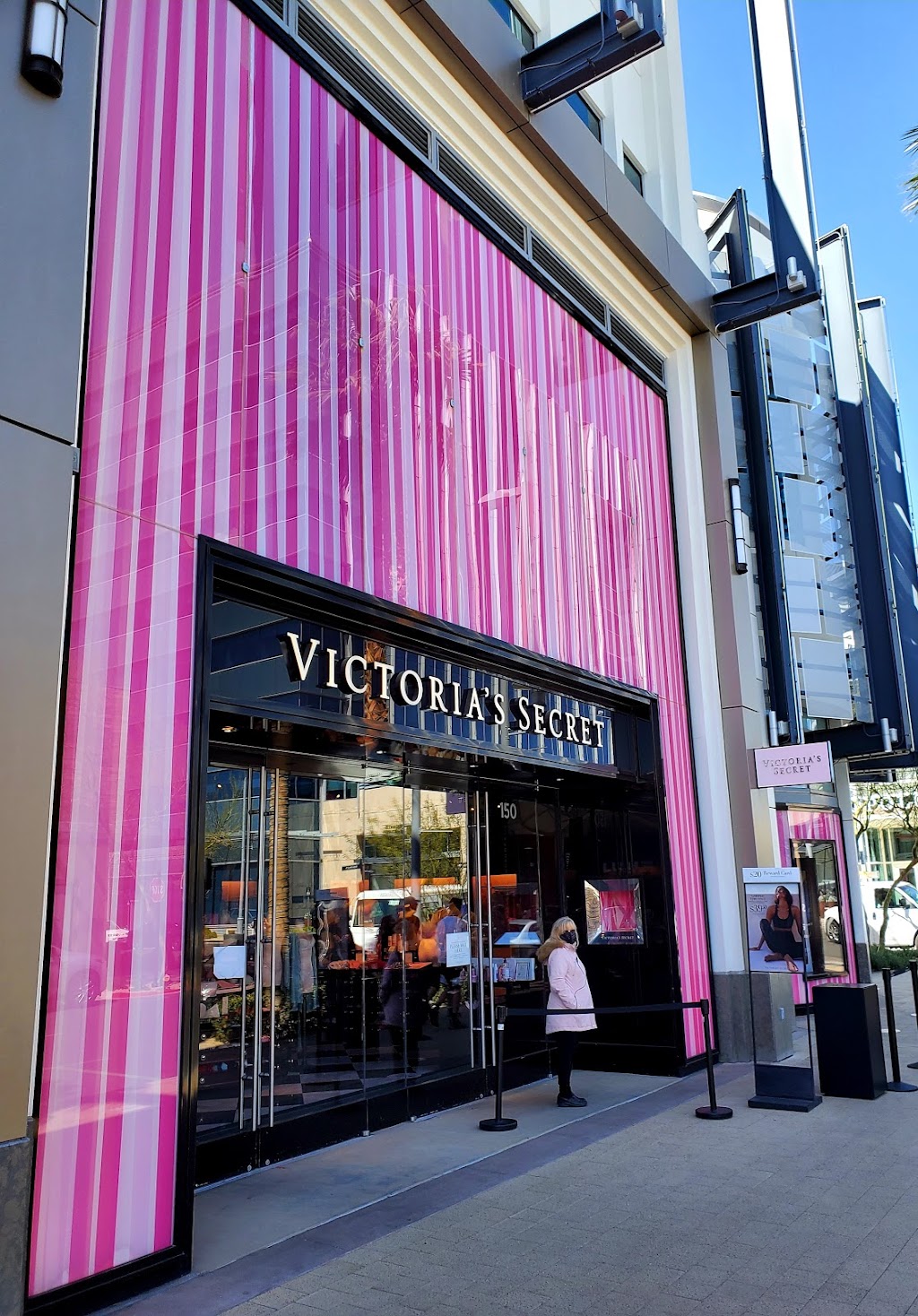 Victorias Secret & PINK | 2025 Festival Plaza Dr L100, Las Vegas, NV 89145, USA | Phone: (702) 228-1418