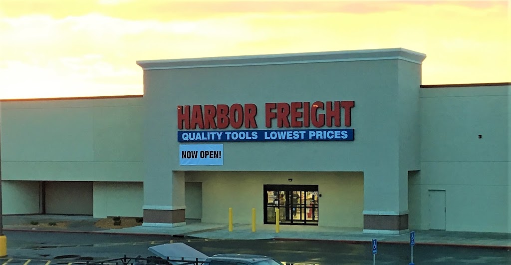 Harbor Freight Tools | 1500 E 11th Ave, Hutchinson, KS 67501, USA | Phone: (620) 662-2403