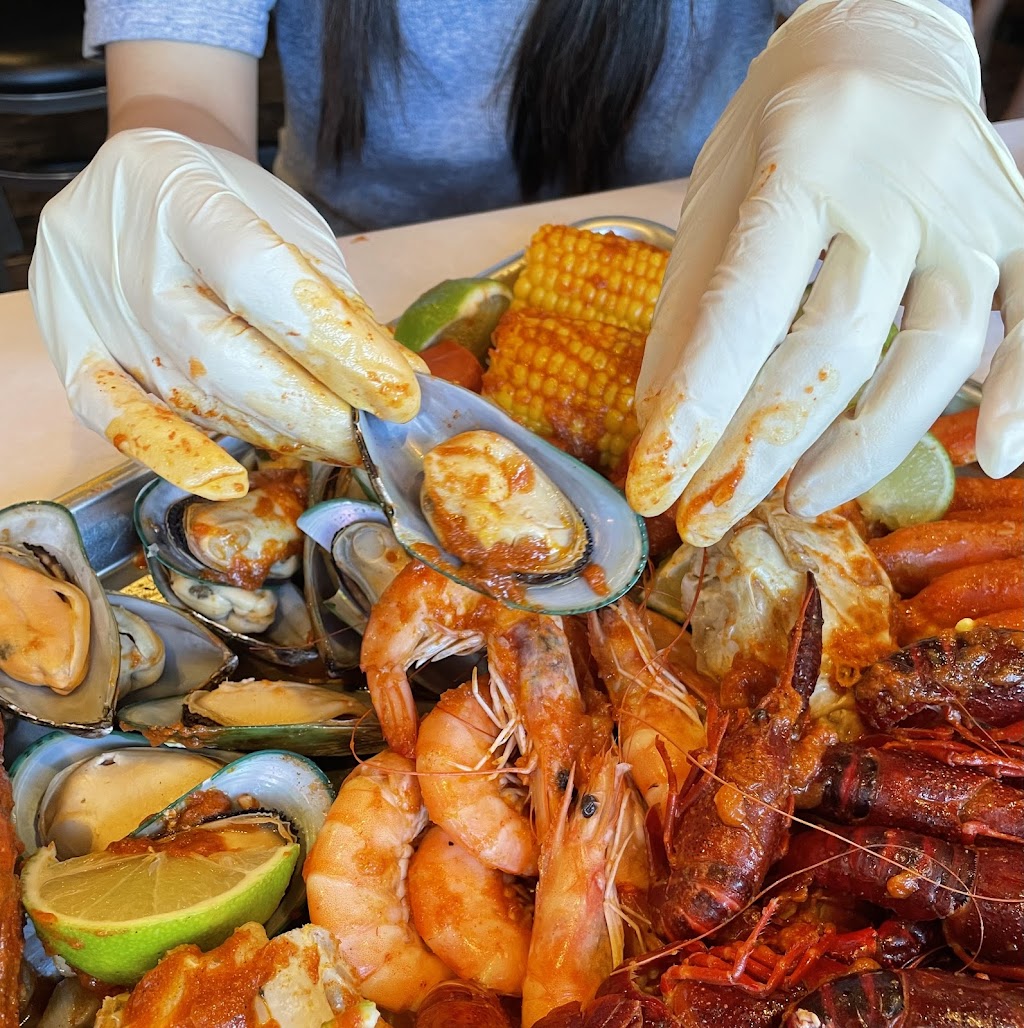 The Bucket Crabs and Crawfish | 16441 Pioneer Blvd, Norwalk, CA 90650, USA | Phone: (562) 860-8383