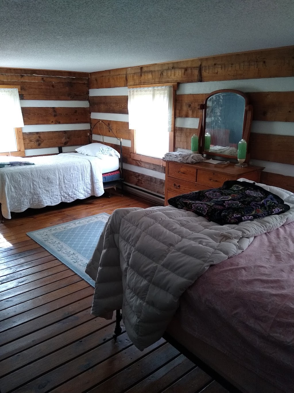 Hilltop Hideaway Cabin | 1088 Boston Township Line Rd, Richmond, IN 47374, USA | Phone: (765) 277-6791