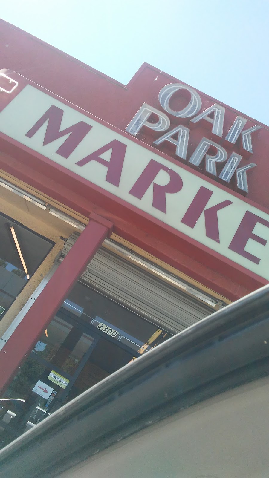 Oak Park Market | 3300 12th Ave, Sacramento, CA 95817, USA | Phone: (916) 451-0711