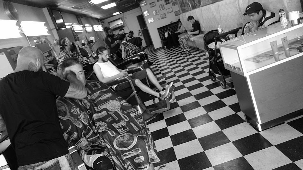 Uptown Barbers | 2501 N Josey Ln #104, Carrollton, TX 75006, USA | Phone: (972) 323-4328