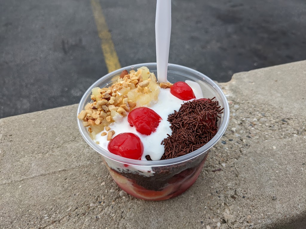 Gilles Frozen Custard | 7515 W Bluemound Rd, Milwaukee, WI 53213, USA | Phone: (414) 453-4875