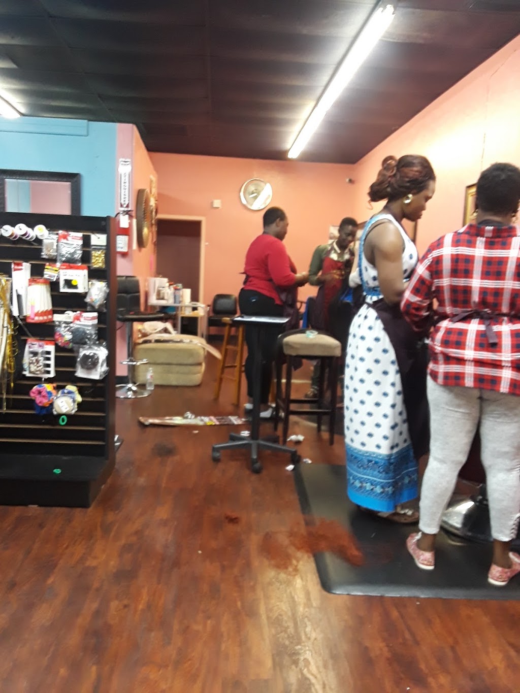 Moni Braids and Salon | 1721 S Cooper St, Arlington, TX 76010, USA | Phone: (682) 360-5721