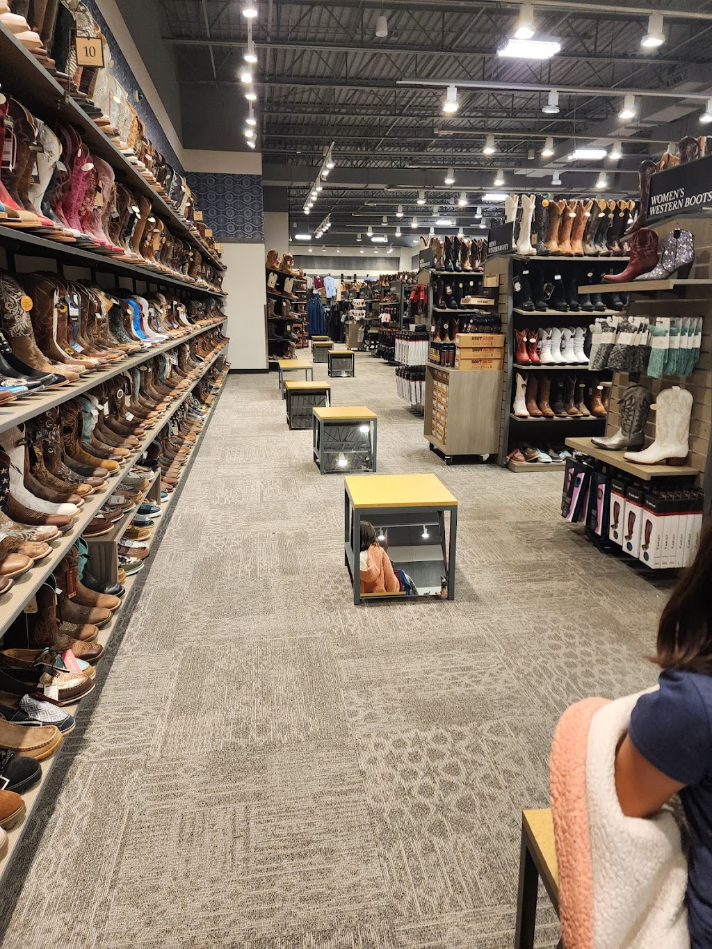 Boot Barn | 120 W Debbie Ln Ste 300, Mansfield, TX 76063, USA | Phone: (682) 341-9595