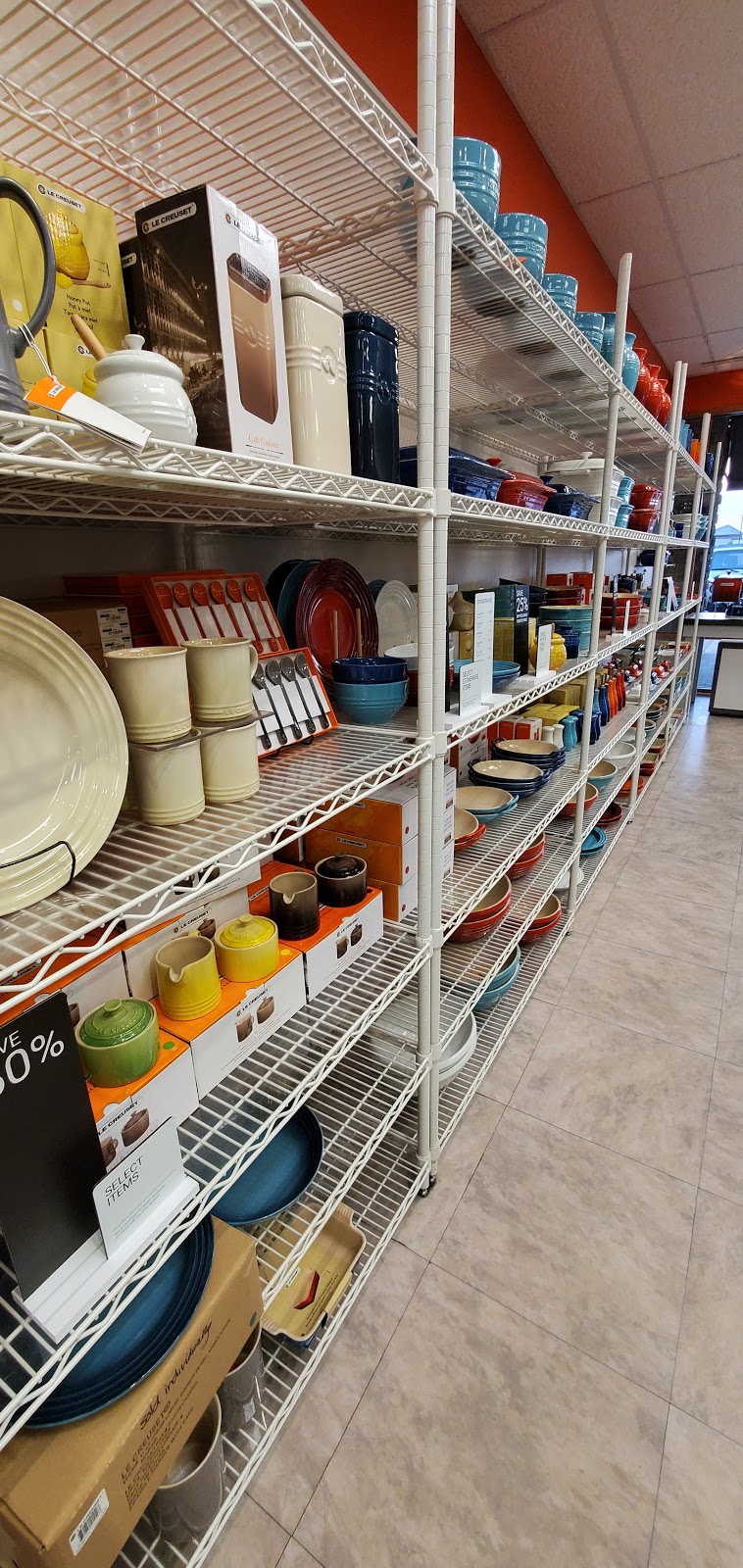 Le Creuset Outlet Store | 820 W Stacy Rd SUITE 456, Allen, TX 75013, USA | Phone: (972) 678-2222