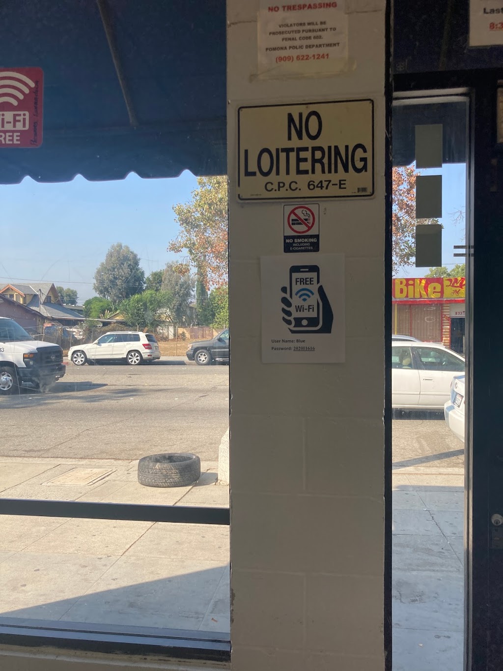 Lavanderia Coin Laundry | 457 W Holt Ave, Pomona, CA 91768, USA | Phone: (909) 469-4824