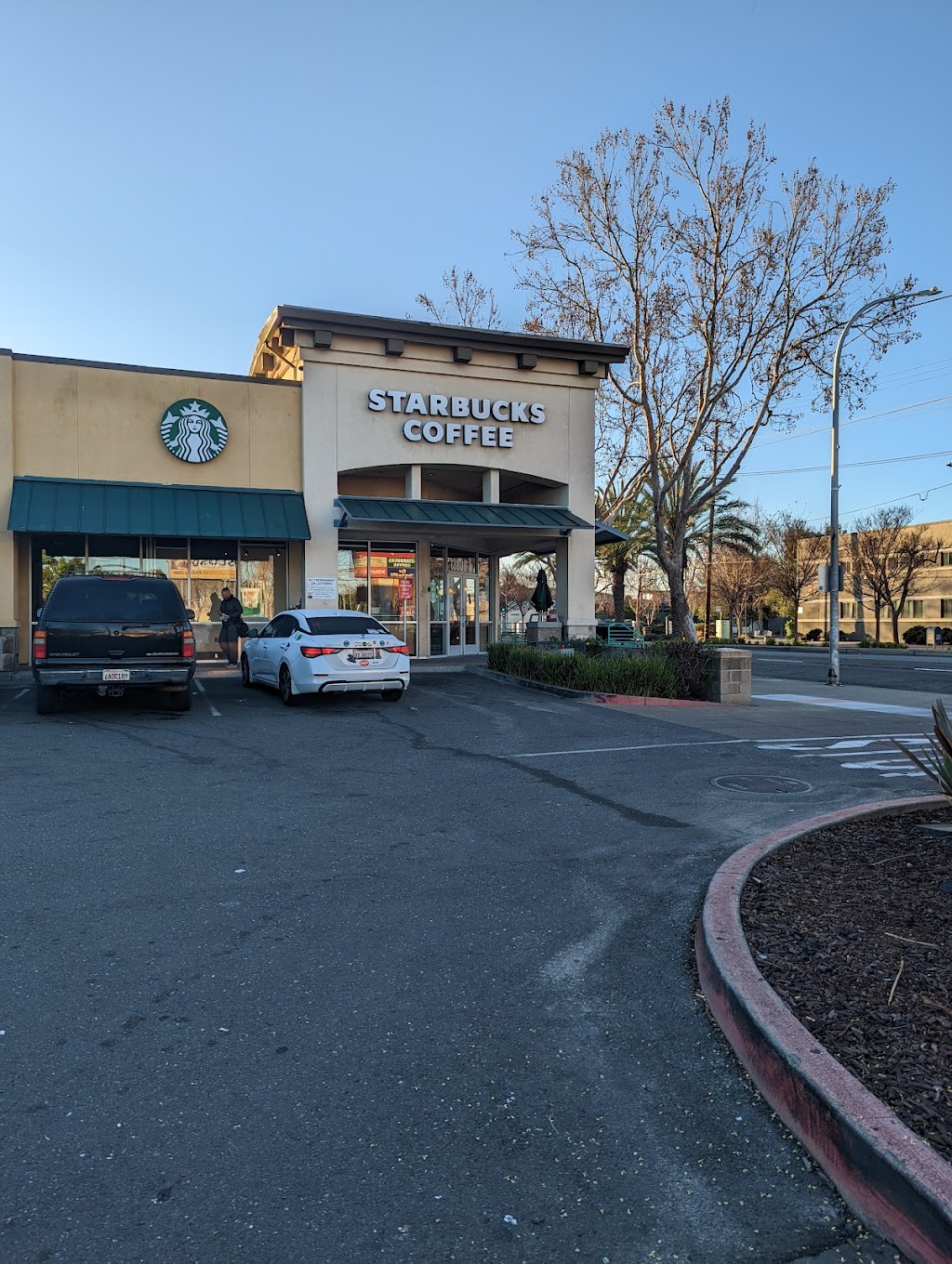 Starbucks | Palma Plaza, 13808 E 14th St, San Leandro, CA 94578, USA | Phone: (510) 667-0895