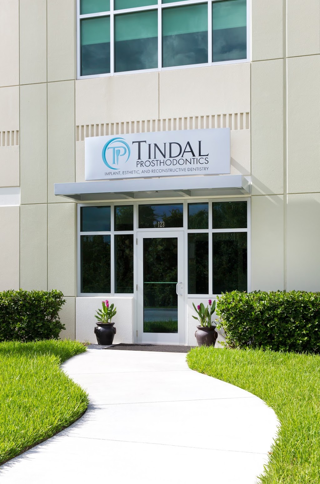 Tindal Prosthodontics | 5911 N Honore Ave, Sarasota, FL 34243, USA | Phone: (941) 225-2520