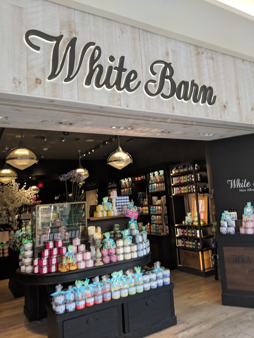 The White Barn Candle Co. | Hillsdale Shopping Center, 60 31st Ave, San Mateo, CA 94403, USA | Phone: (650) 212-2044