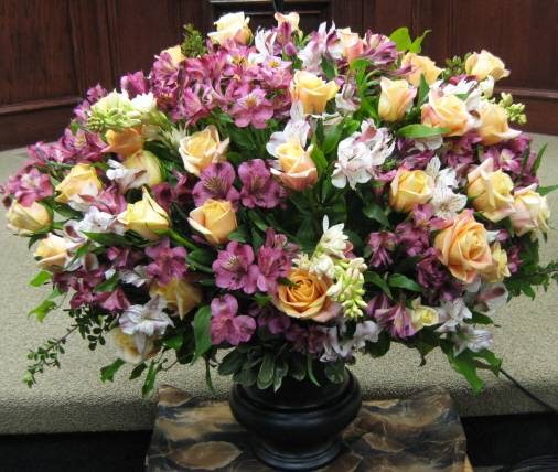 Floral Creations by kelly | 1157 NE Hawthorne Ave, Hillsboro, OR 97124, USA | Phone: (503) 714-6223