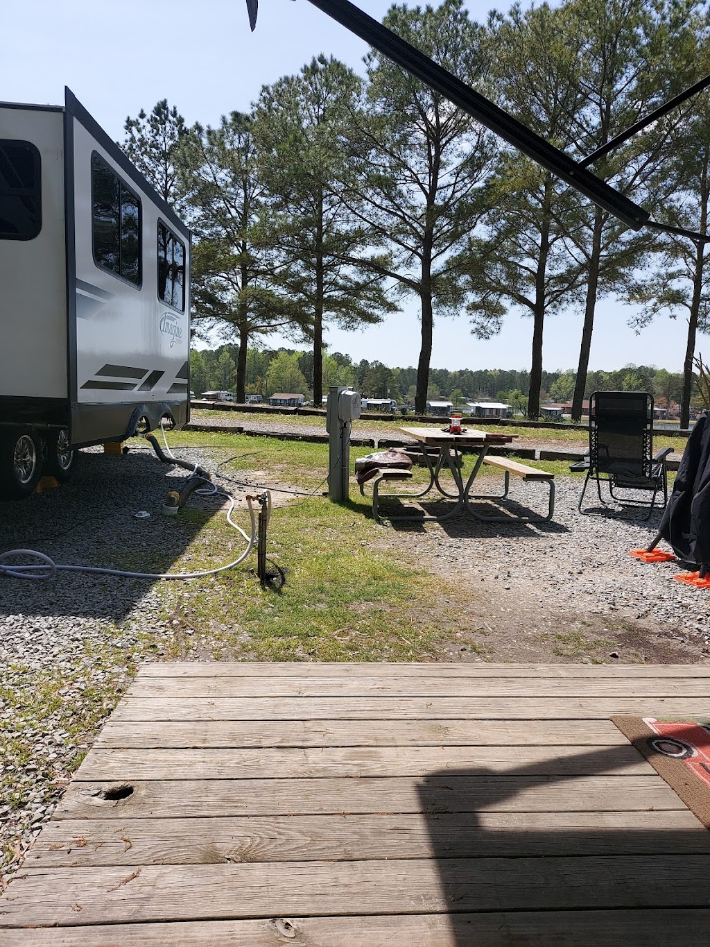 Davis Lakes & Campgrounds | 200 Byrd St, Suffolk, VA 23434, USA | Phone: (757) 539-1191