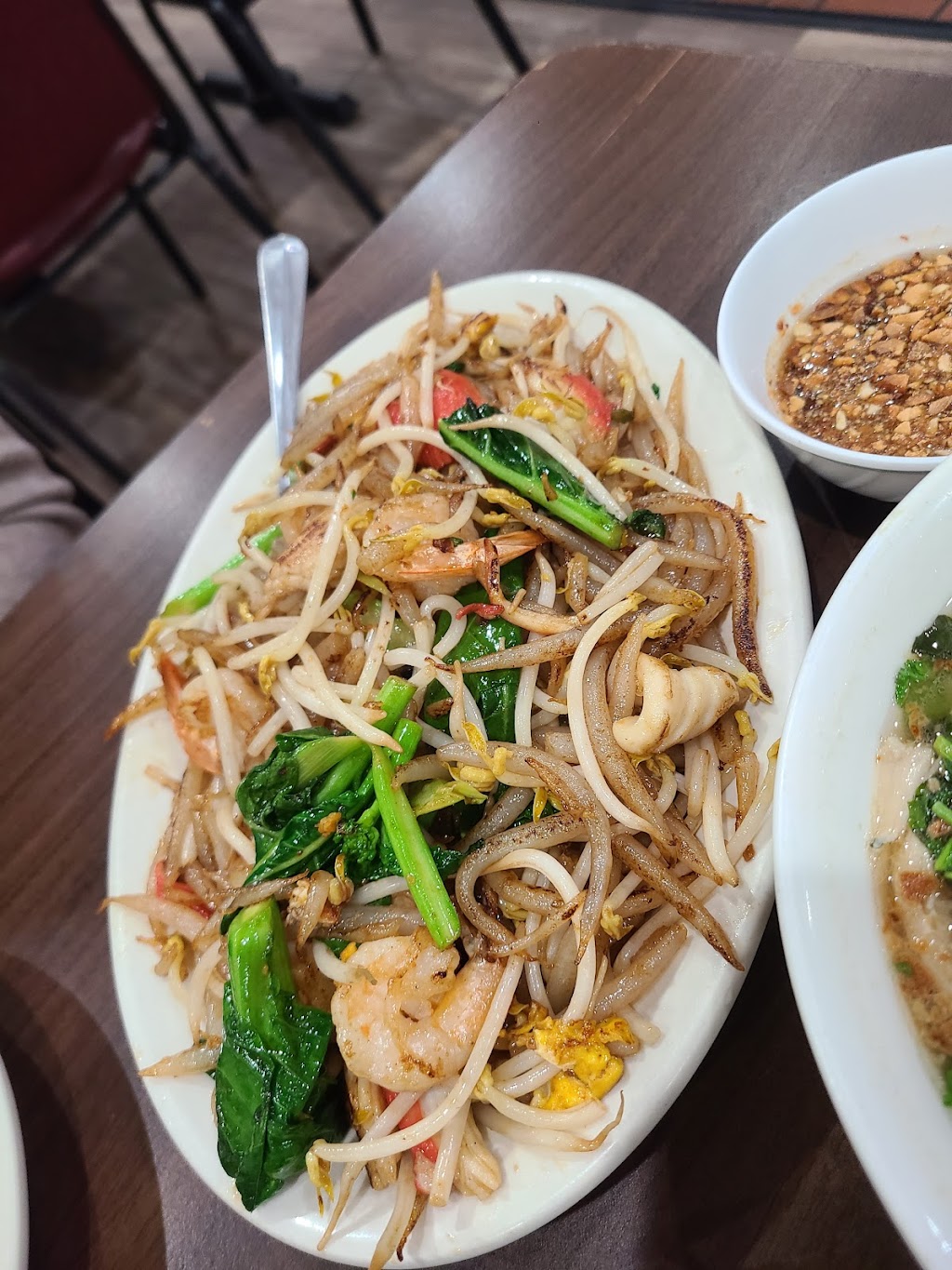 Kolap Restaurant | 601 Dale St N, St Paul, MN 55103, USA | Phone: (651) 336-6108