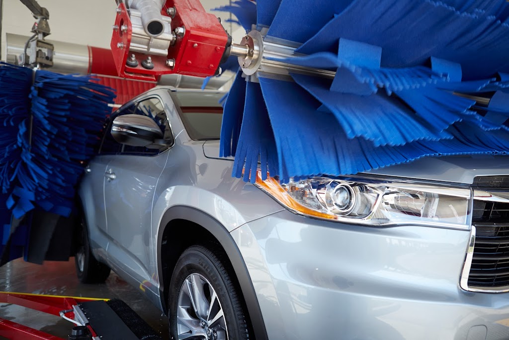WhiteWater Express Car Wash | 222 E Round Grove Rd, Lewisville, TX 75067, USA | Phone: (972) 924-9806