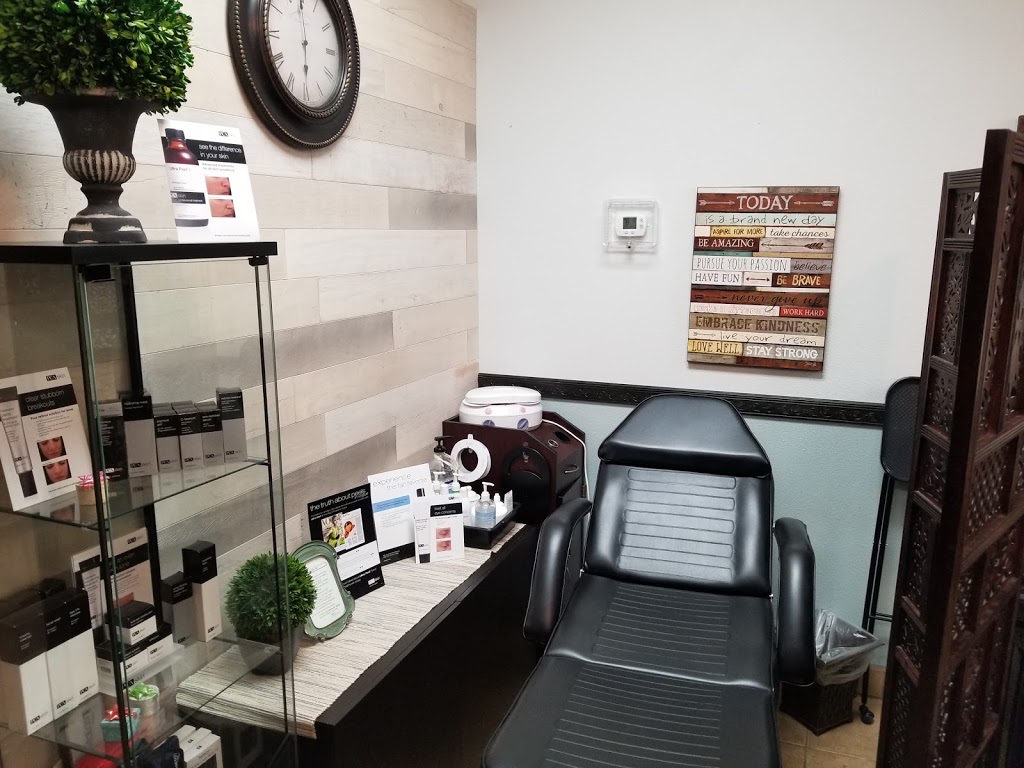 Serenity Hair Design | 270 E Hunt Hwy #17, San Tan Valley, AZ 85143, USA | Phone: (480) 888-0443