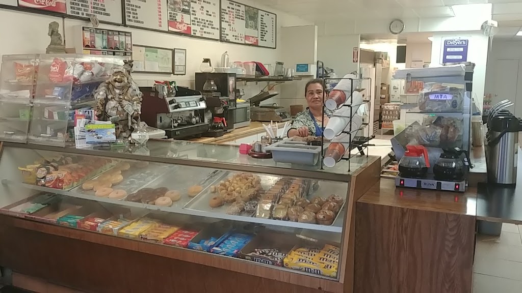 Cheris Ice Cream & Deli | 3206 International Blvd, Oakland, CA 94601, USA | Phone: (510) 261-2325