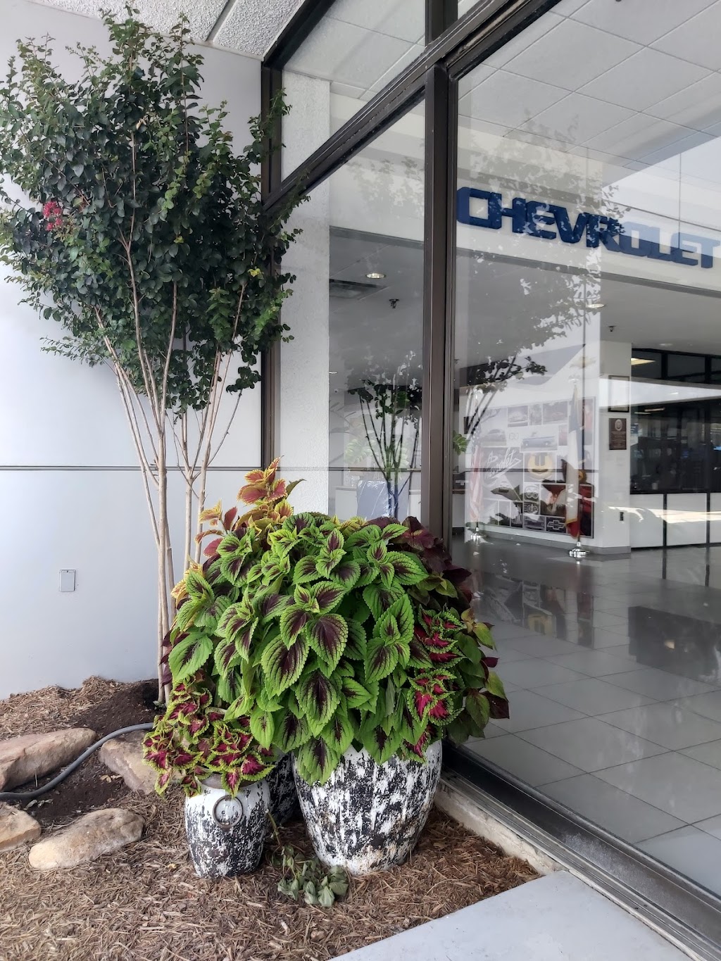 Bruce Lowrie Chevrolet | 711 SW Loop 820, Fort Worth, TX 76134, USA | Phone: (817) 264-7776