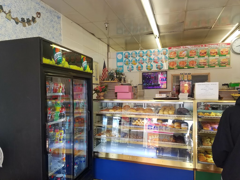 Yankee Doodle Donuts | 3687 W Florida Ave, Hemet, CA 92545, USA | Phone: (951) 652-9733