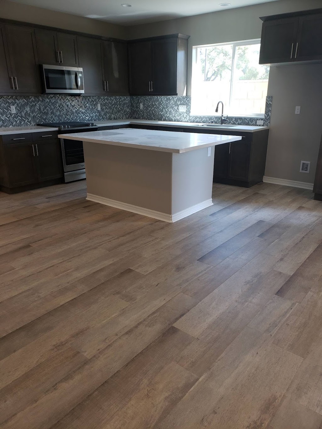 Valleys best flooring. | 14239 Sherman Way #2, Van Nuys, CA 91405, USA | Phone: (818) 621-9922