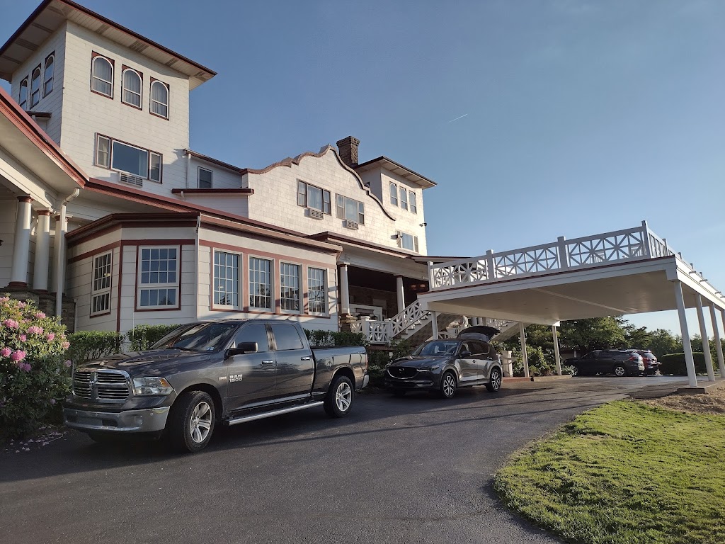 Historic Summit Inn Resort | 101 Skyline Dr, Farmington, PA 15437 | Phone: (724) 438-8594