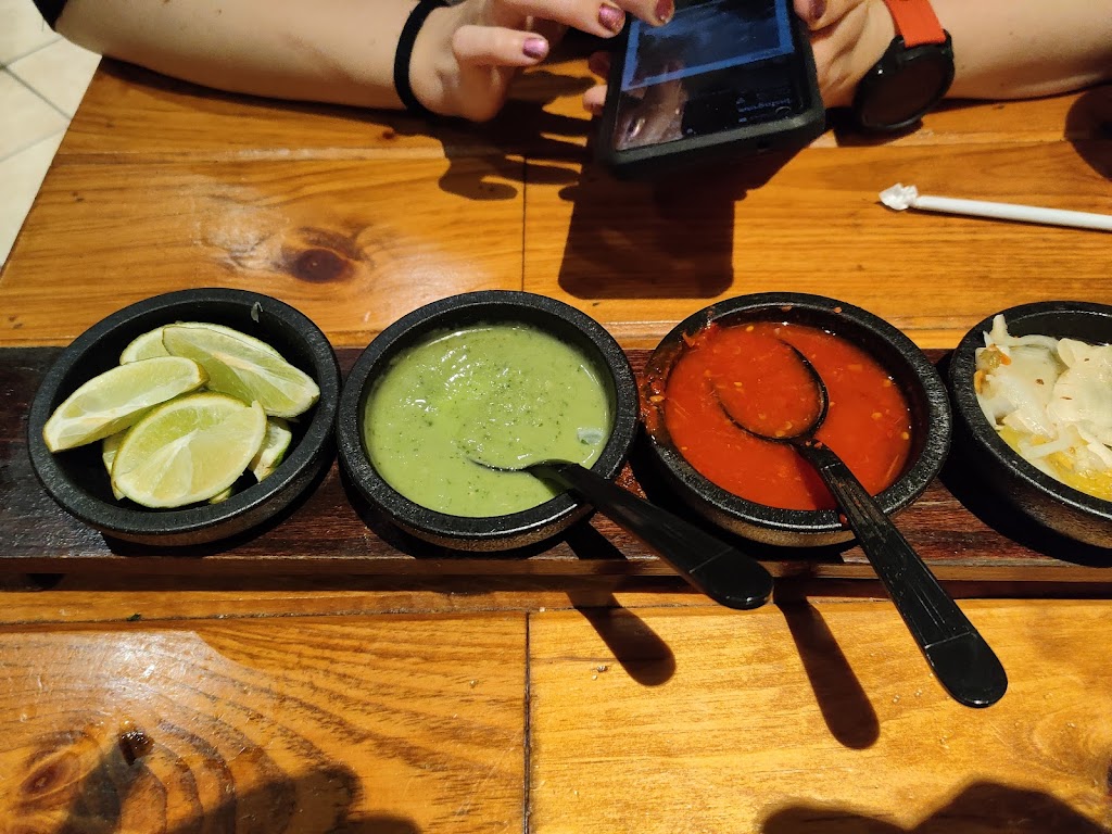 Taqueria Los Güeros | 231 Monroe St, Passaic, NJ 07055, USA | Phone: (973) 472-1091