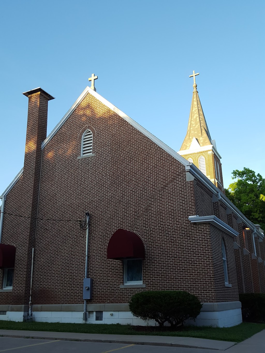 Sacred Heart Catholic Church | 419 Poplar St, Halstead, KS 67056 | Phone: (316) 830-2818