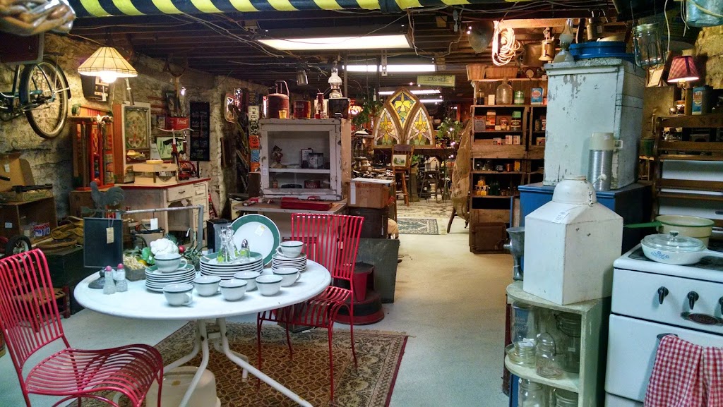 New Paris Antique Mall | 102 E Main St, New Paris, OH 45347, USA | Phone: (937) 437-0048