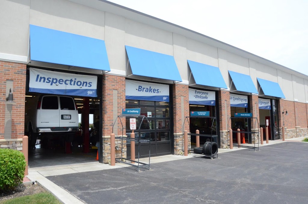 AAA Vernon Hills Car Care Plus | 1680 N Milwaukee Ave, Vernon Hills, IL 60061, USA | Phone: (847) 932-7000