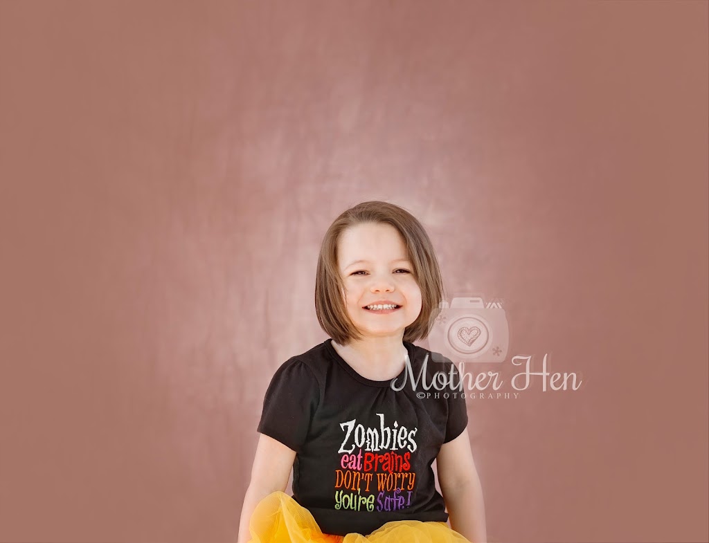 Mother Hen Photography | 429 Washington Ave b, East Alton, IL 62024, USA | Phone: (618) 339-2188