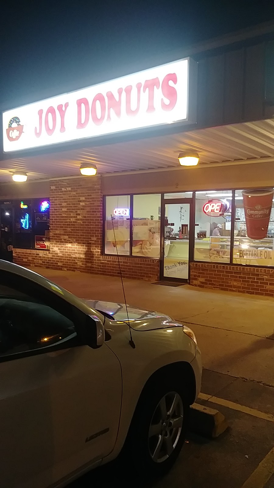 Joy Donuts | 702 N Lobdell Hwy, Port Allen, LA 70767 | Phone: (225) 636-5257