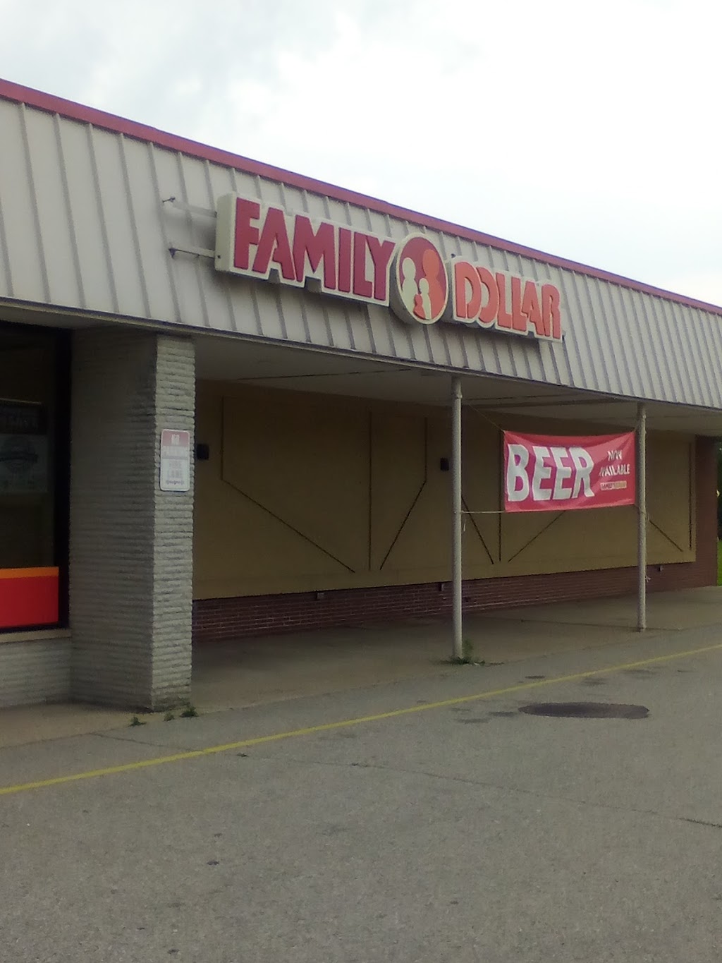 Family Dollar | 1352 Lincoln Way S, Ligonier, IN 46767, USA | Phone: (574) 244-6003