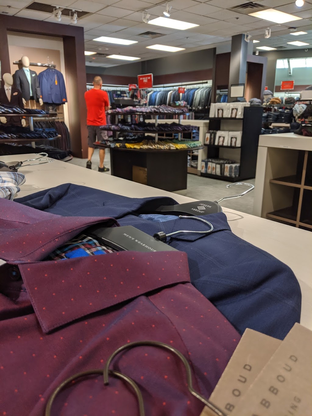 Mens Wearhouse | 165 NJ-17, Paramus, NJ 07652, USA | Phone: (201) 265-0400