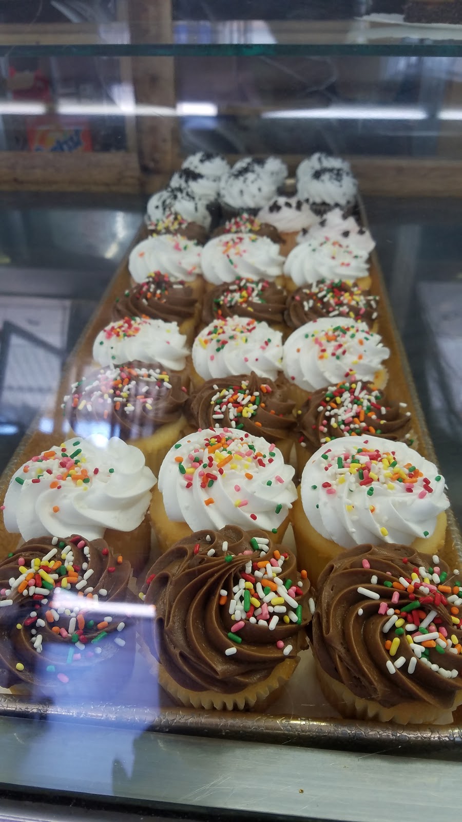 Polly Ann Bakery | 1440 W 8th St #3804, San Pedro, CA 90732 | Phone: (310) 519-0966