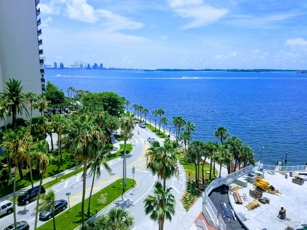 Brickell Harbour Condominium | 200 SE 15th Rd, Miami, FL 33129, USA | Phone: (305) 854-6144