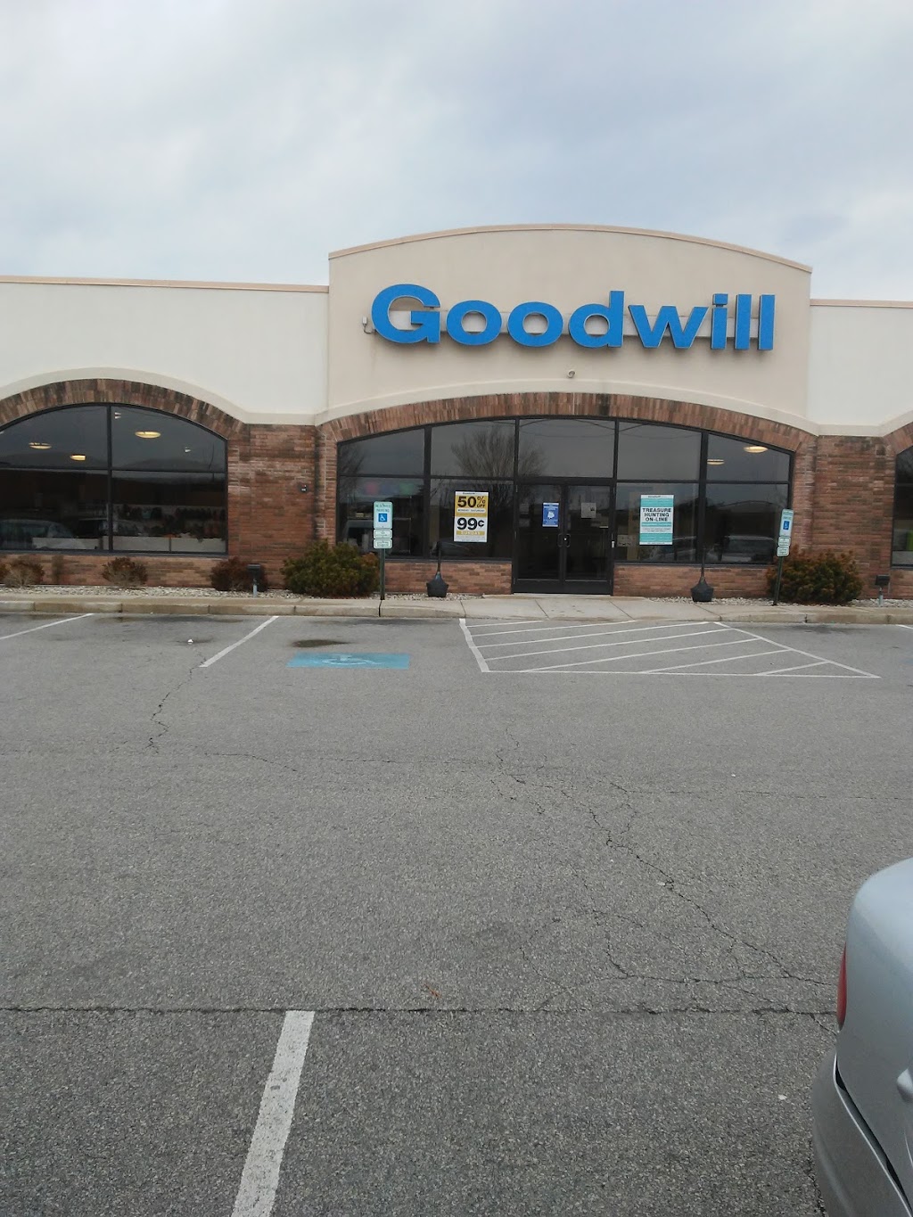 Goodwill | 2030 Holiday Dr, Celina, OH 45822, USA | Phone: (567) 890-2000