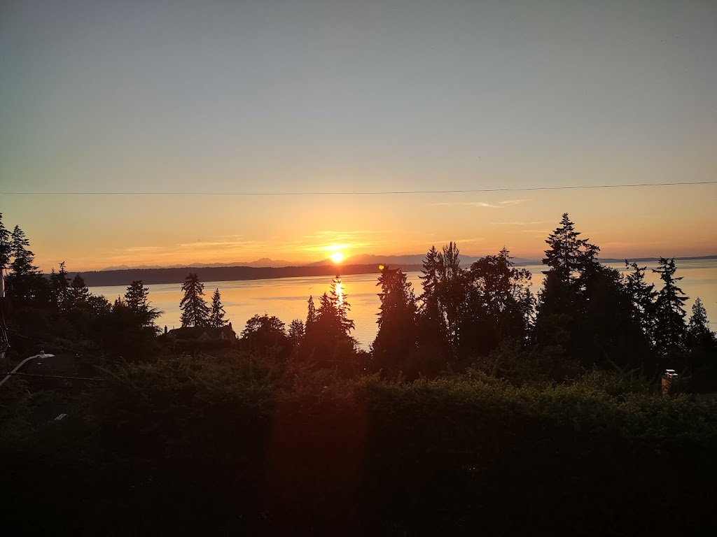 Olympic View Cottage | 2705 SW 164th Pl, Burien, WA 98166, USA | Phone: (206) 200-8801