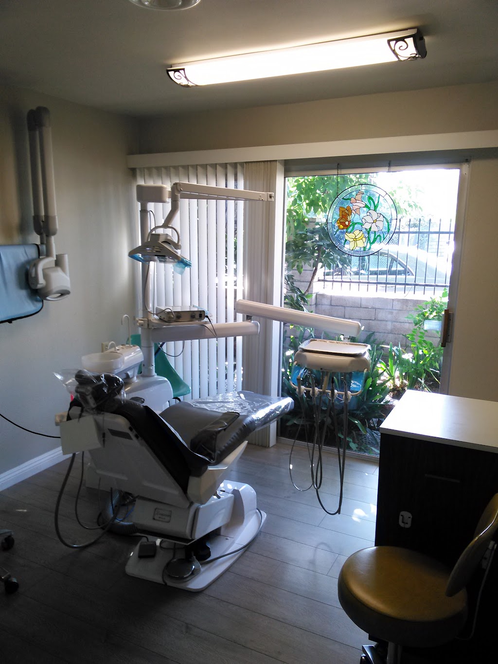 Zarmine Manoel DDS. | 6745 Woodman Ave, Van Nuys, CA 91401, USA | Phone: (818) 786-3601