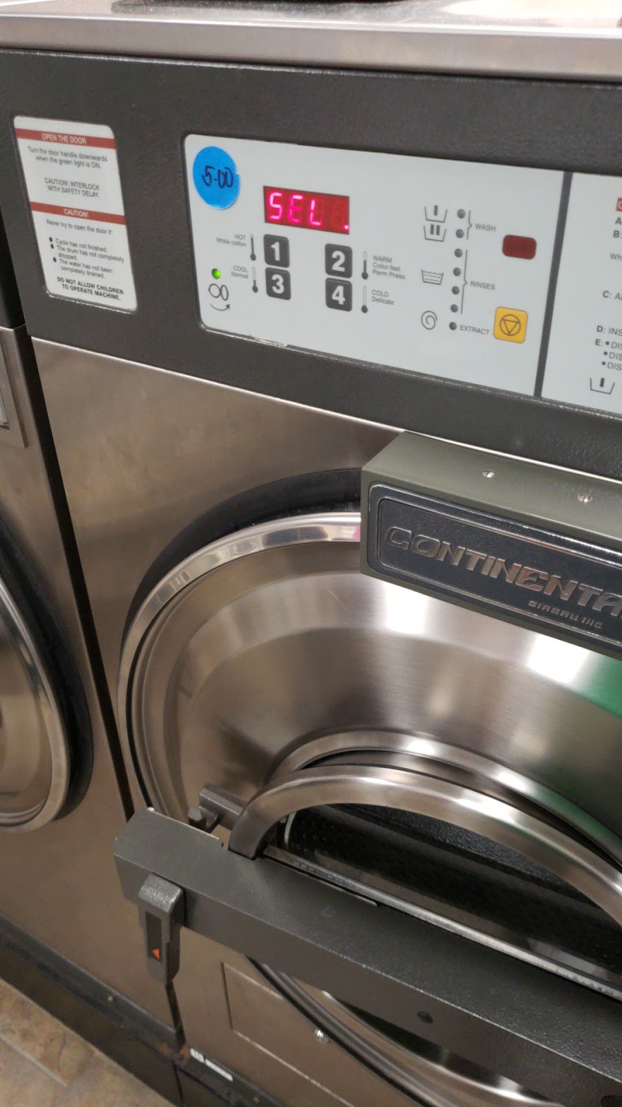 M&N Laundromat | 389 Willow St, Woonsocket, RI 02895, USA | Phone: (401) 769-9661