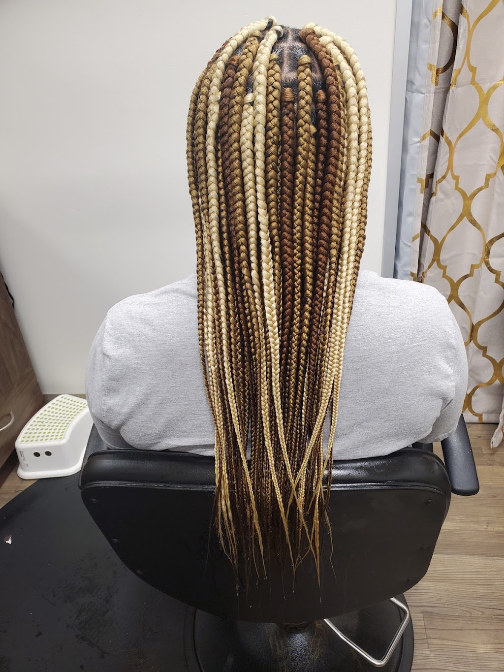 Tanias african hair braiding | 10370 Festival Ln Unit 121, Manassas, VA 20109, USA | Phone: (571) 598-5156