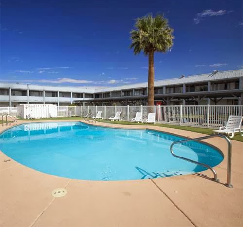 E-Z 8 Motel Phoenix | 1820 S 7th St, Phoenix, AZ 85034 | Phone: (602) 254-9787