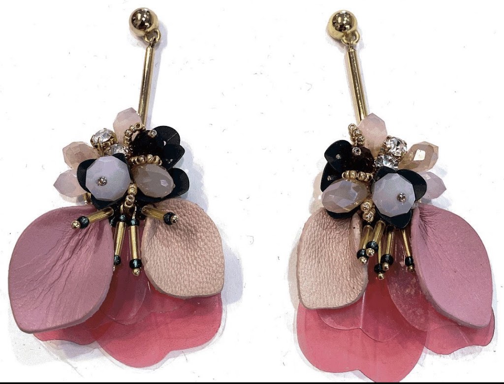 SPOILED CONSIGNMENT BOUTIQUE | 461 Washington St Unit B, Holliston, MA 01746, USA | Phone: (508) 505-5889