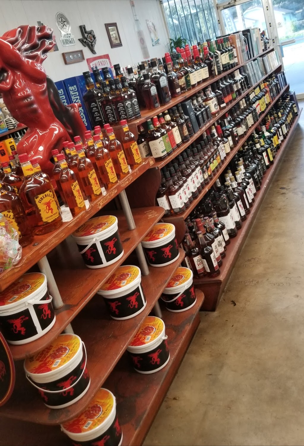 Circle H Liquor Store | 900 E Rice St, Falfurrias, TX 78355, USA | Phone: (361) 325-3300