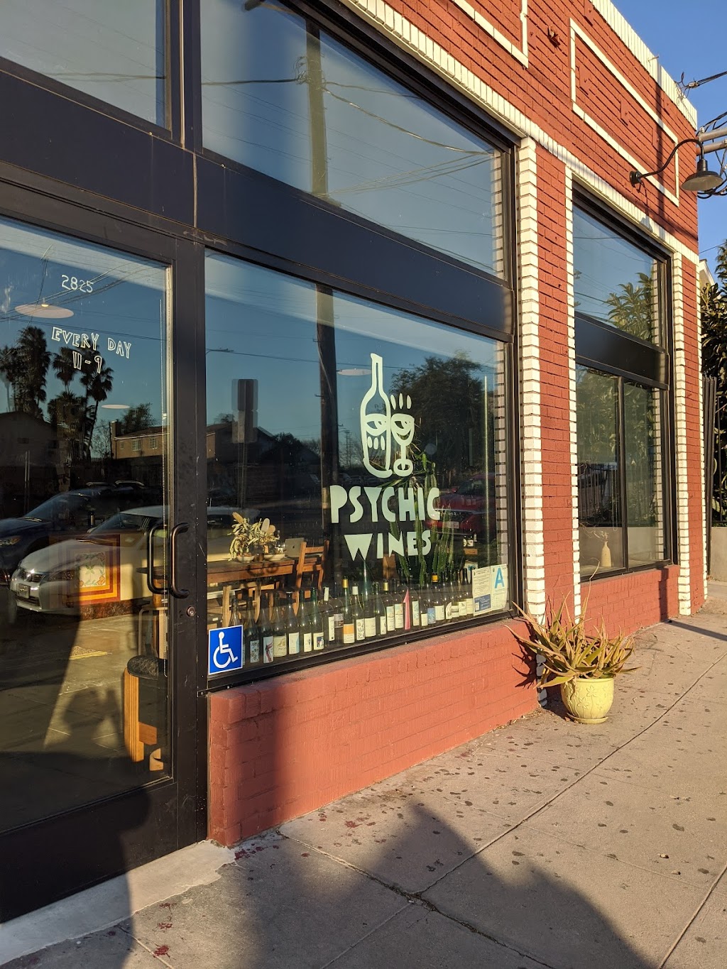 Psychic Wines | 2825 Bellevue Ave, Los Angeles, CA 90026, USA | Phone: (213) 915-0600