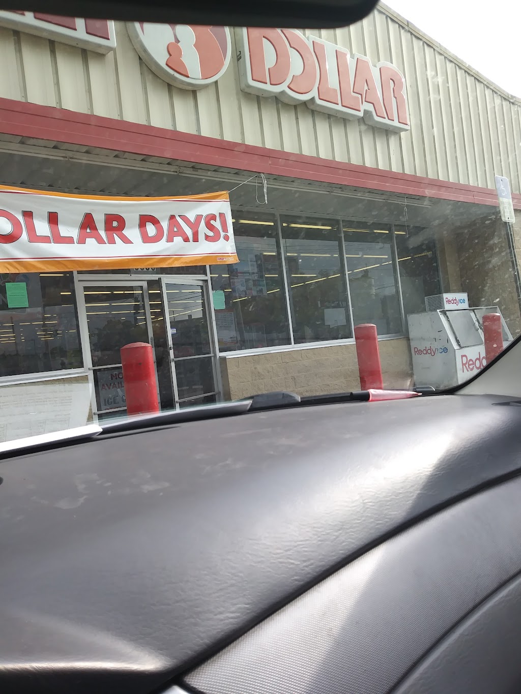 Family Dollar | 8331 N Nebraska Ave, Tampa, FL 33604, USA | Phone: (813) 207-1182