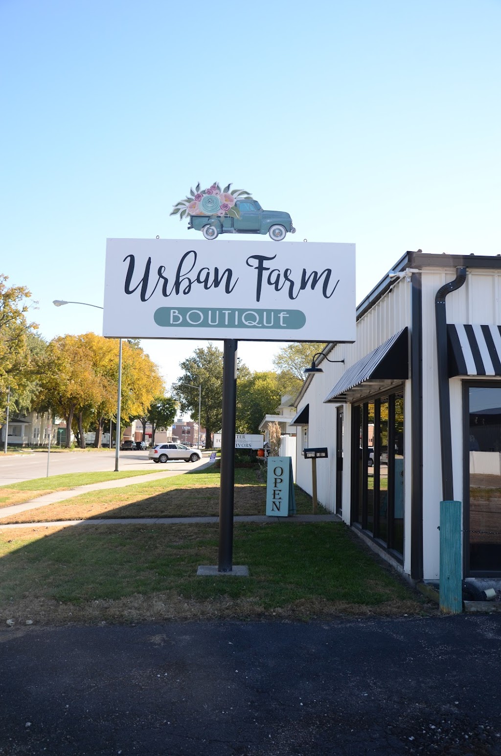 Urban Farm Boutique | 3121 13th St, Columbus, NE 68601, USA | Phone: (402) 270-5210